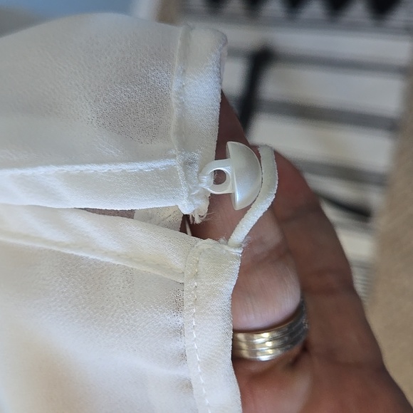 FRANK LYMAN Pleated V-Neck 3/4 Sheer Sleeves Pullover Lined Sz MEDIUM - Picture 5 of 11